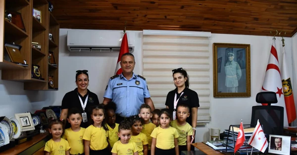 Küçücüğüm Okul Öncesi ve Etüt Merkezi öğrencileri Güzelyurt Polis Müdürlüğü’nü ziyaret etti