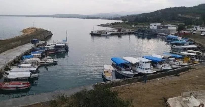 Yedidalga Balıkçı Barınağı’nda tekne battı