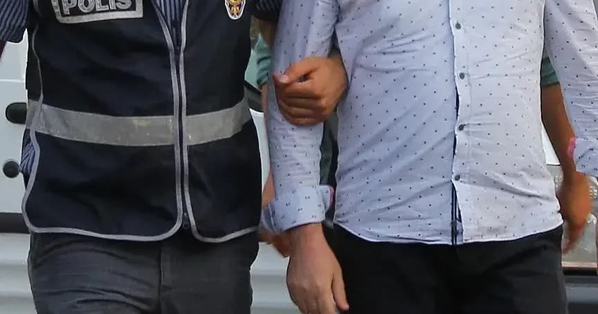 Maltepe’de kısmen çöken 7 katlı binanın mimarı ve şantiye şefi gözaltına alındı
