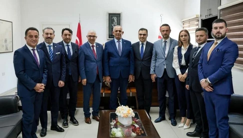 Nazım Çavuşoğlu, Türk Kızılay heyetini kabul etti: Kızılay güvenin ve dayanışmanın karşılığıdır