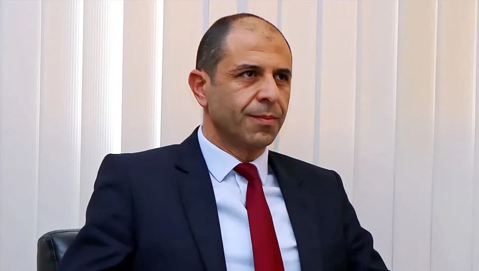 Özersay’dan hükümete ve ana muhalefete: İnsanlara yalan söylemeyin