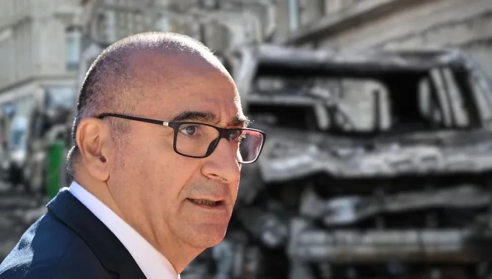 'Polis kontrolü kaybetti' diyen Fransa İçişleri Bakanı istifa etti, Macron kabul etmedi