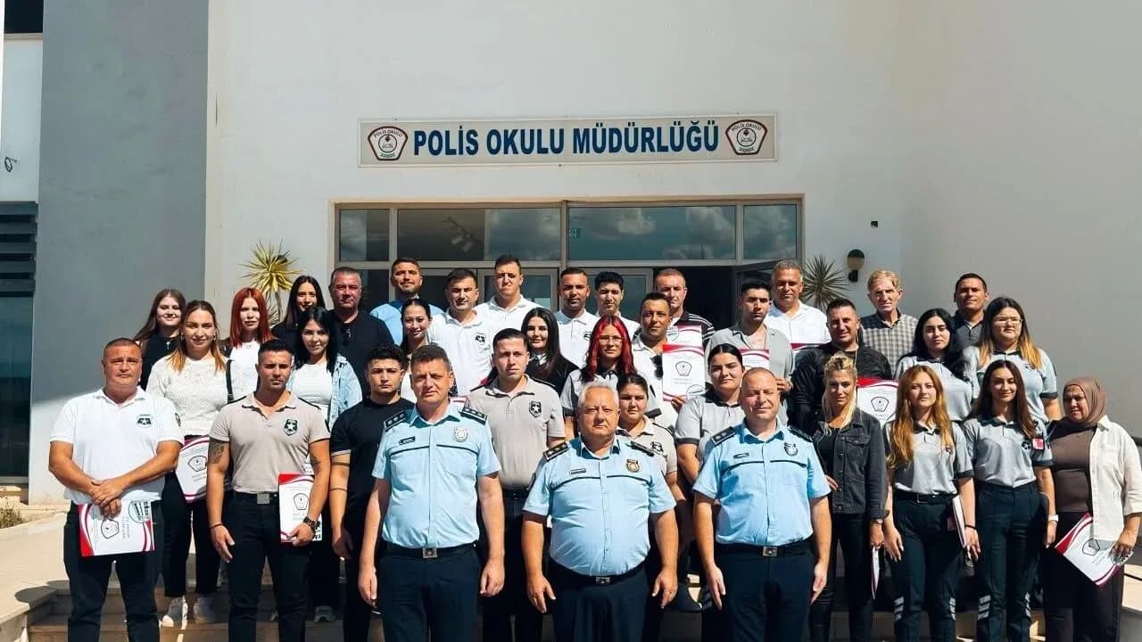 Polis okulunda eğitimlere devam ediliyor...