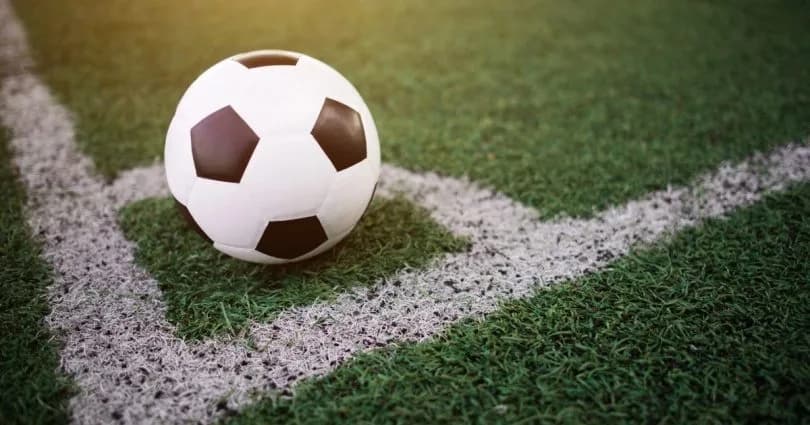 Türk futbolunun veteran yıldızları İskele’de sahaya çıkacak