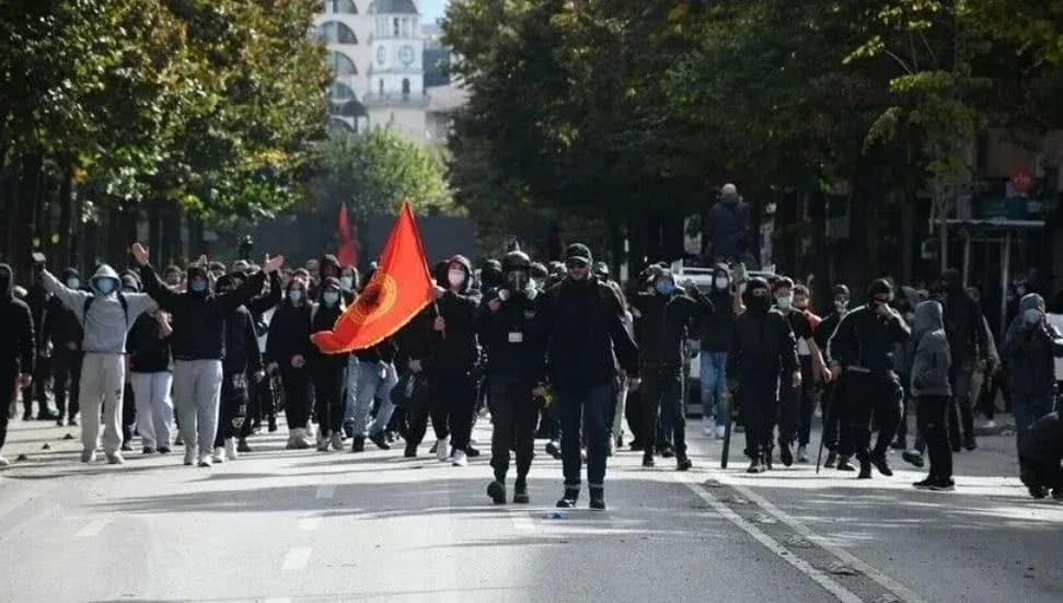 Arnavutluk'ta öğrencilerin düzenlediği protestolar sürüyor