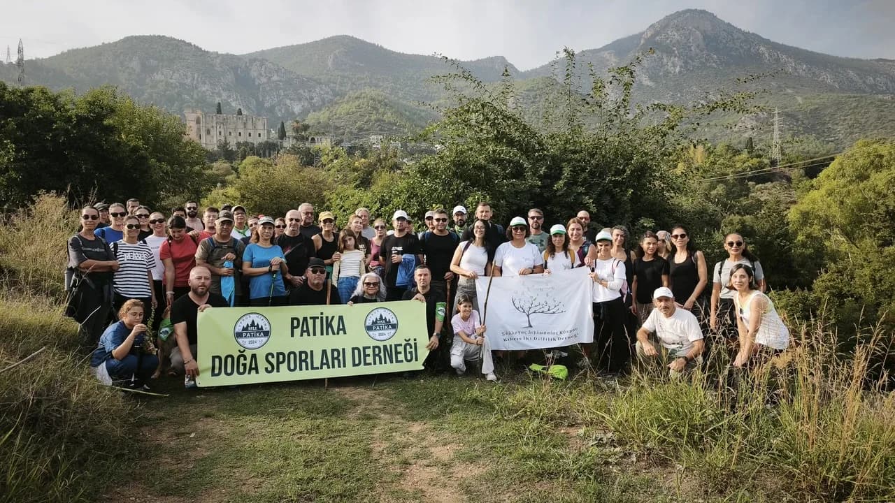 Bellapais’te doğa ve kültür yürüyüşü düzenlendi
