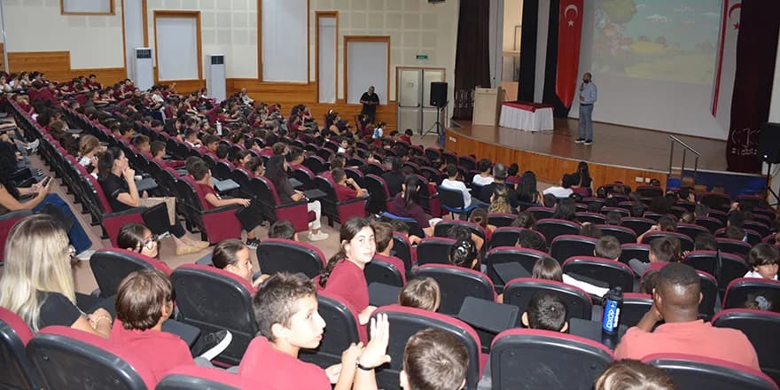 Yakın Doğu İlkokulu’nda dijital güvenlik eğitimi