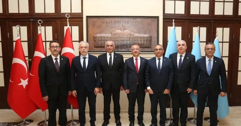 Çavuşoğlu, Gazi Üniversitesi Rektörü Ünal’ı ziyaret etti