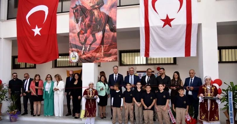 Yeniden inşa edilen Yeşilyurt İlkokulu törenle açıldı