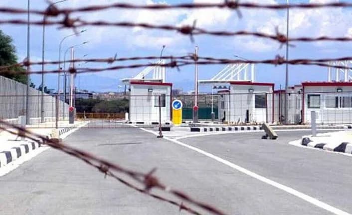 Derinya Sınır Kapısı’nda geçişler durduruldu