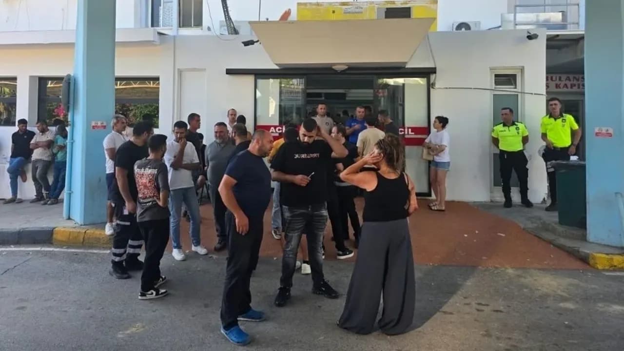 Hacı Ali Özel, Ali Murat Başçeri ve Hakan Dinçyürek feribot kazasının yaralılarını ziyaret etti