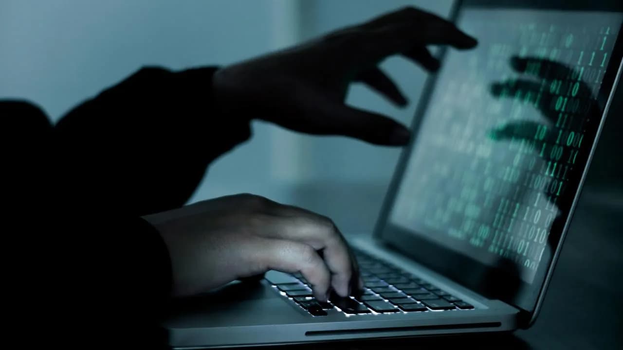 İranlı hackerlar İngiltere’nin elektrik şebekesine benzeri görülmemiş bir saldırı düzenledi