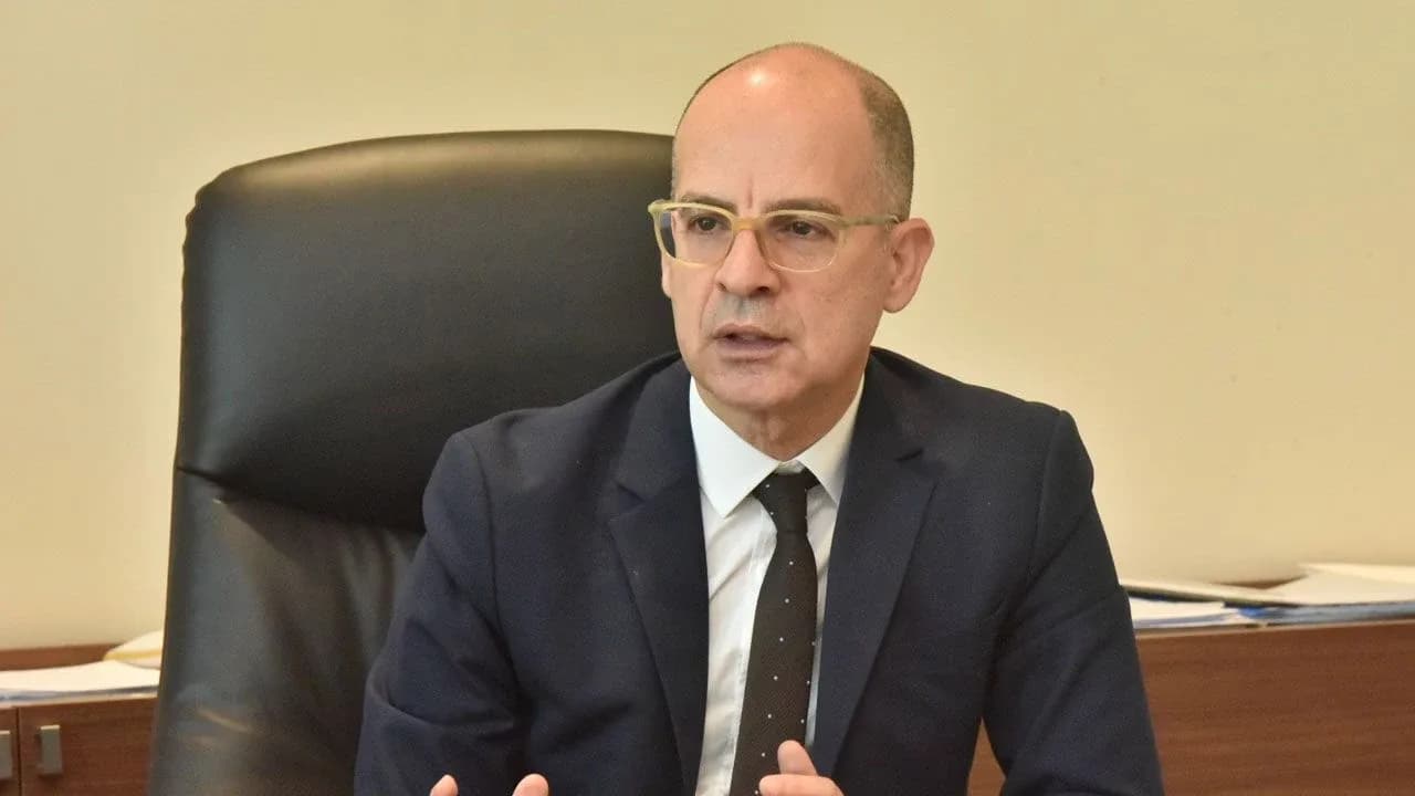 Rum basını: Rum Dışişleri’nden diplomatlara Mehmet Dana’nın brifingine katılmayın çağrısı