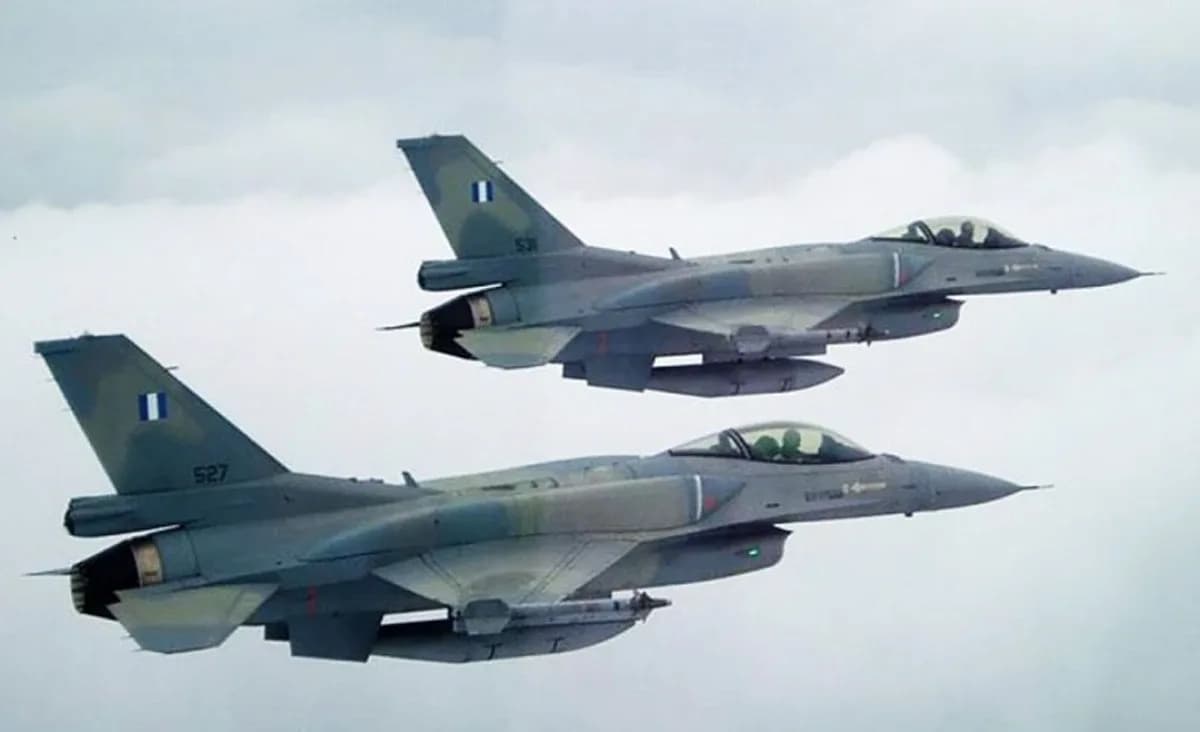Larnaka bölgesi üzerinde uçan Yunan F-16’lar endişeye neden oldu
