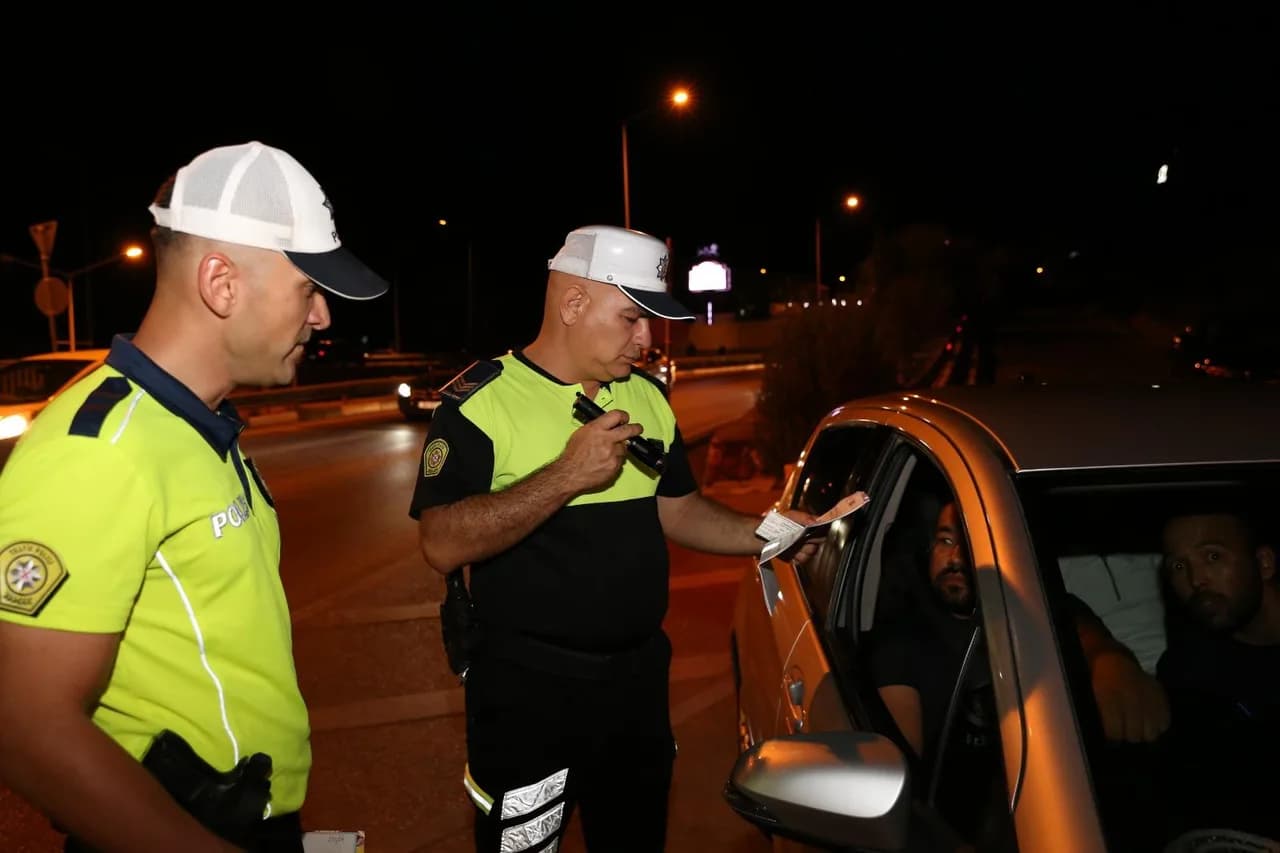 Üç ilçede asayiş ve trafik denetimi: 770 kişiye yasal işlem, 7 kişi tutuklandı