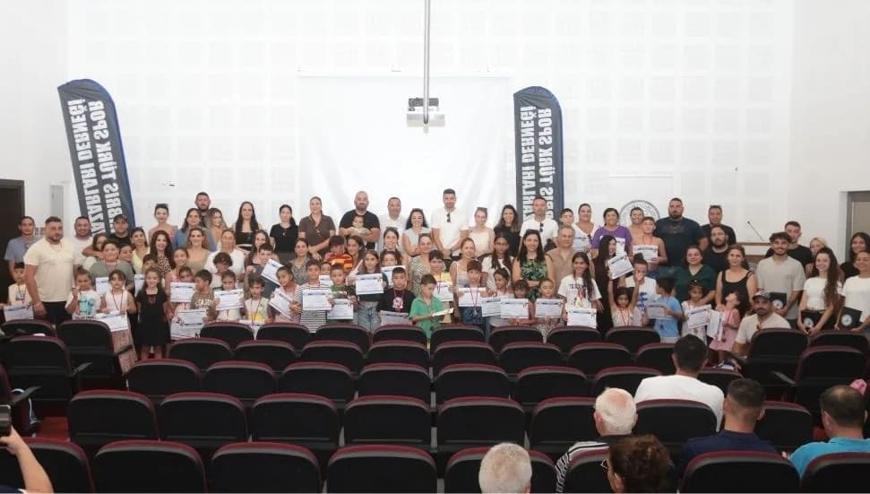 KTSYD Yüzme Kursları tamamlandı: Kursiyerlere madalya ve başarı sertifikaları verildi