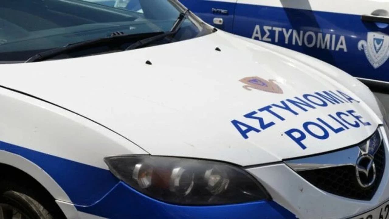 Larnaka Havalimanı'nda 75 kilo kaçak tütün