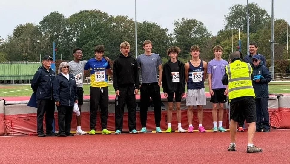 Erdinç İnçay, İngiltere’de 1.96 metre atladı: U16 kategorisinde ikinci en yüksek dereceyi elde etti