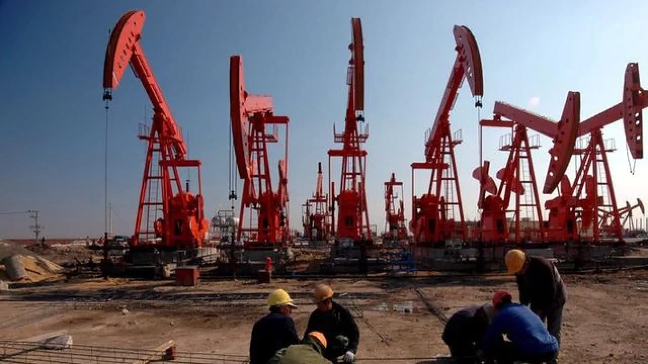 Petrol, ABD enflasyon verisi öncesi yükseldi