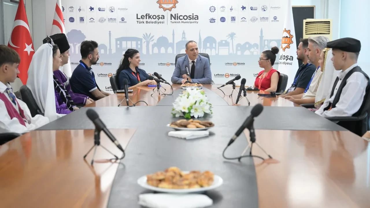 Mehmet Harmancı, Uluslararası Halk Dansları Festivali ekiplerini kabul etti