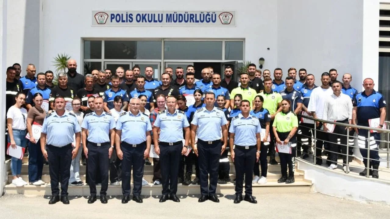 Polisten belediye zabıtalarına eğitim