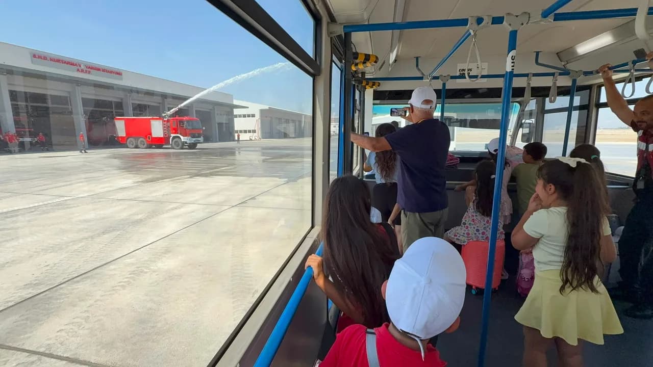 Minik Misafirlerden Ercan Havalimanı’na Keşif Turu