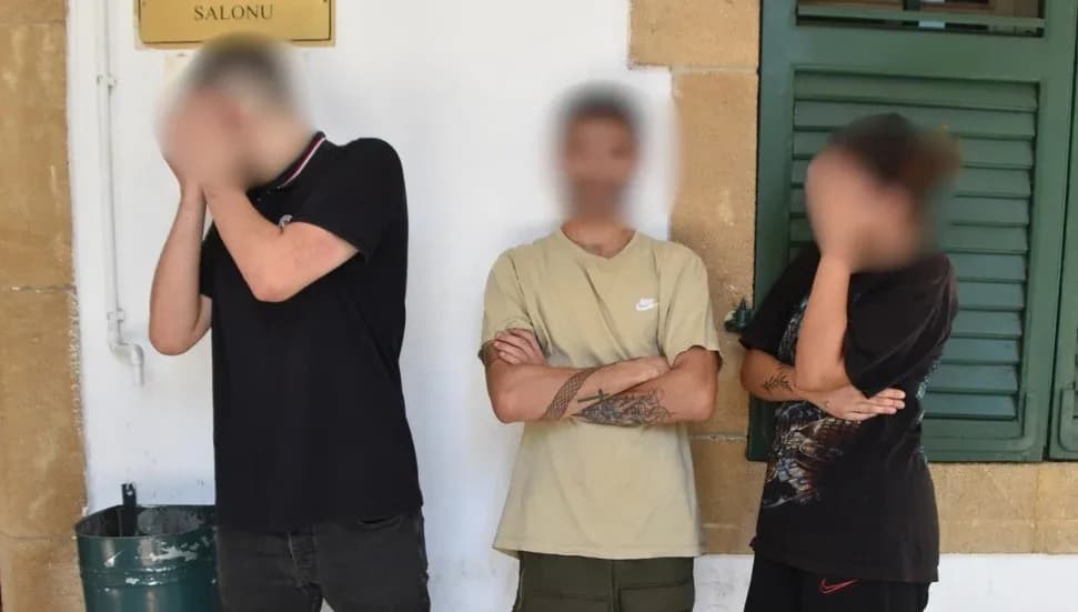Uyuşturucu satın aldığını itiraf eden 3 zanlı 1 gün tutuklu