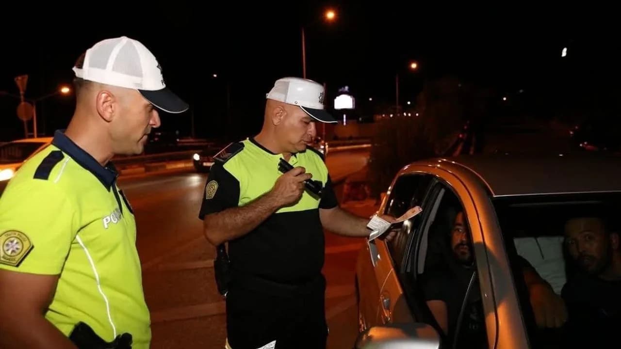 Kötü hava koşullarına rağmen trafik denetimleri sürdü