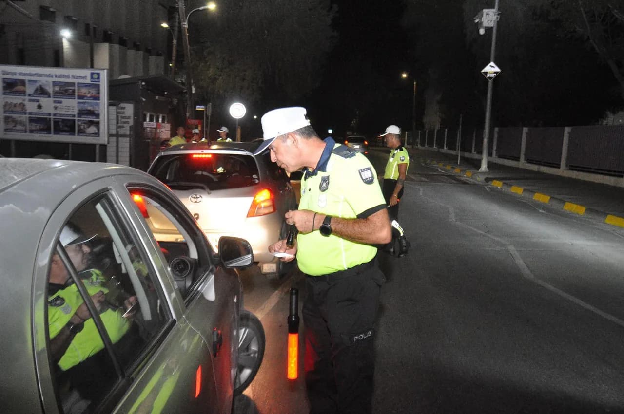 Trafik denetimlerinde 520 sürücü rapor edildi