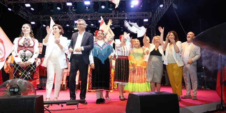 Yeniboğaziçi Pulya ve Uluslararası Halk Dansları festivalleri başladı