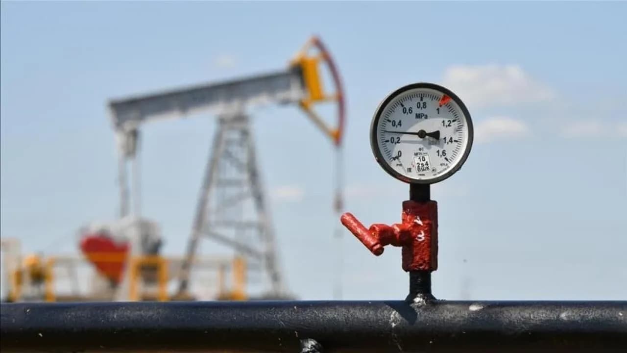 Petrol, Hürmüz Boğazı'na ilişkin yeni kısıtlama önerileriyle yükselişini sürdürdü
