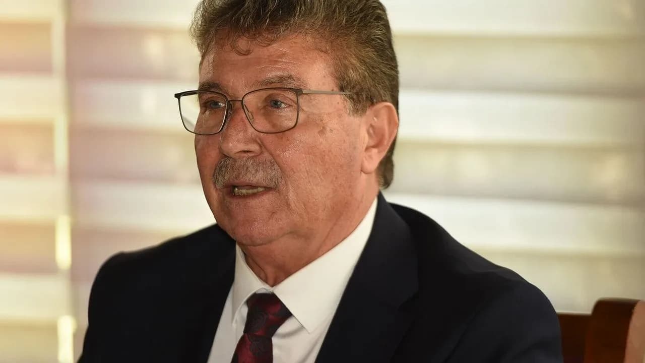 Üstel: Üstel’den ELAM’a tepki: “Onlar engel koysun, biz dünyayla kucaklaşmaya devam edeceğiz”