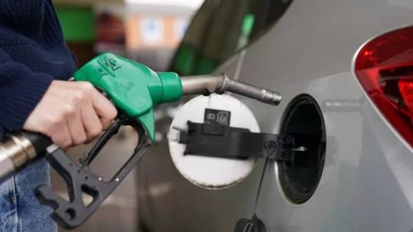 Orta Doğu savaşı gerekçe gösterildi: Akaryakıta bir haftalık vergi ve fon kalkanı
