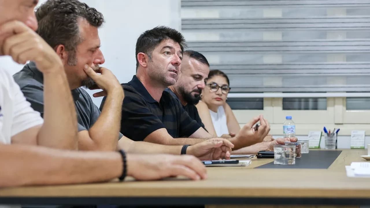 Zeki Çeler: "Öğretmenlerimizin emeği de belirsizliğe mahkûm edilemez"