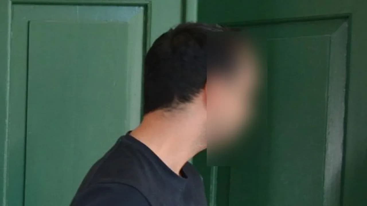 İmam nikahlı eşiyle yaşadığı özel anların fotoğrafını çektiği iddia ediliyor!