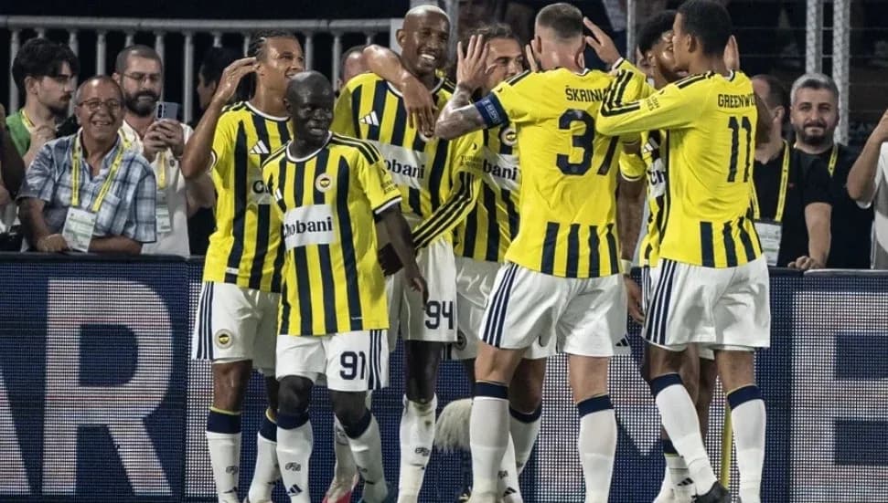 Fenerbahçe, Şampiyonlar Ligi eleme turu maçında Sturm Graz'ı 2-0 mağlup etti