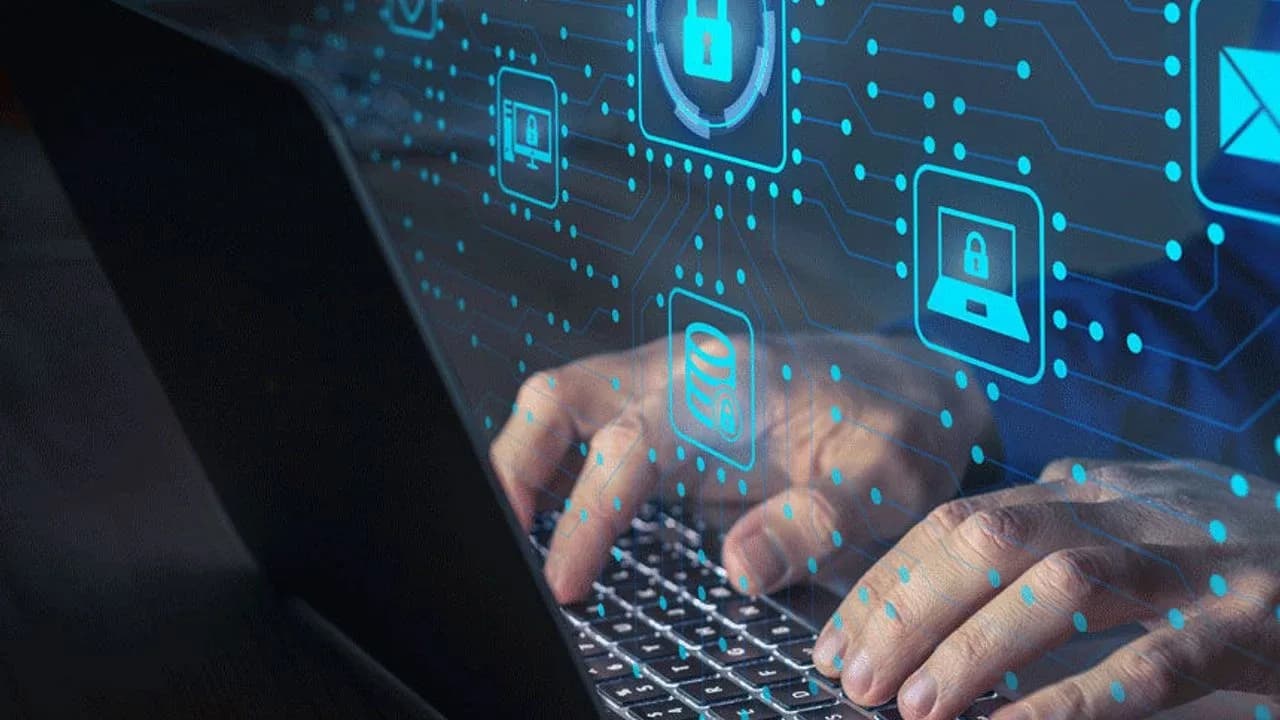 32 yaşındaki kadın internet üzerinden dolandırıldı
