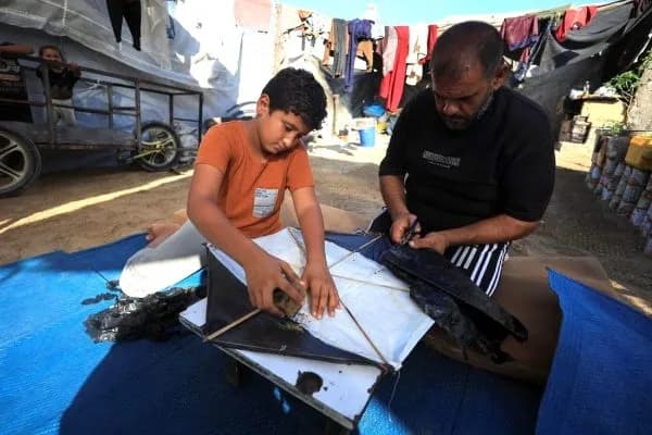 Gazze’de çocukların elinde kalan bir uçurtmaydı, şimdi ona da korku düştü