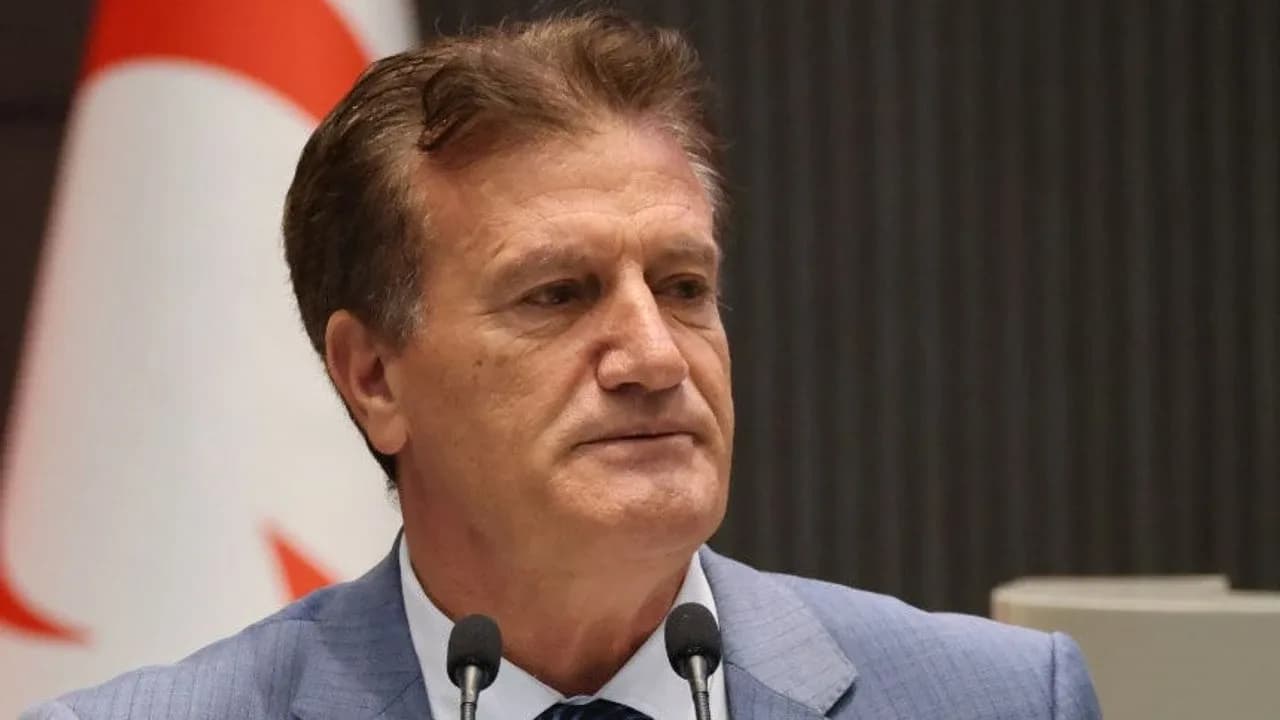 Arıklı'dan "Kıbrıslı düşmanı" ifadelerine tepki: Benim kumaşımdan Kıbrıslı Türk Düşmanı falan çıkmaz