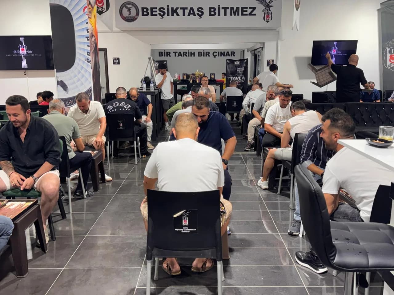 KKTC Beşiktaş Taraftarları Derneği, merhum Önder Ecesoy anısına tavla turnuvası düzenledi