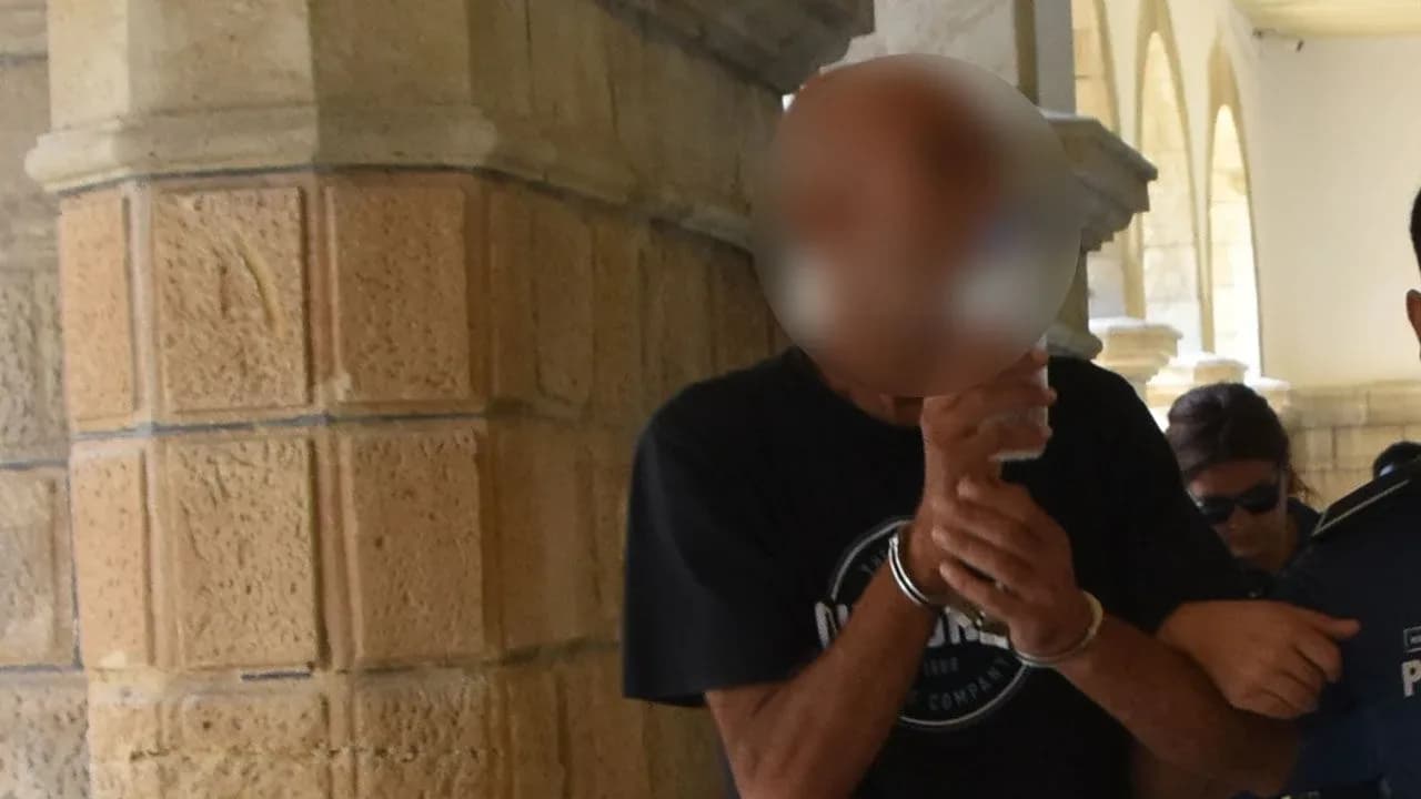 Evinde misafir olan kadını b*çaklayan zanlı mahkemeye çıkarıldı!