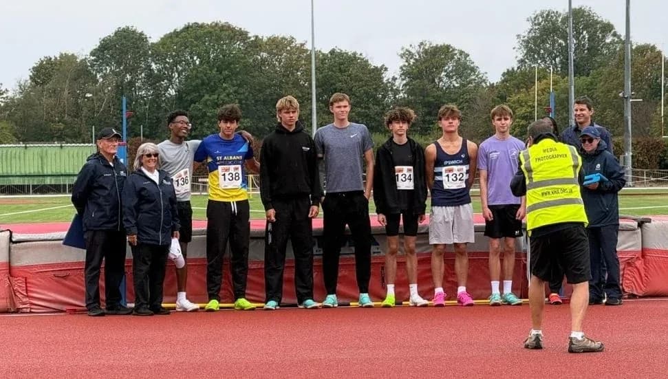Erdinç İnçay, İngiltere’de 1.96 metre atladı: U16 kategorisinde ikinci en yüksek dereceyi elde etti