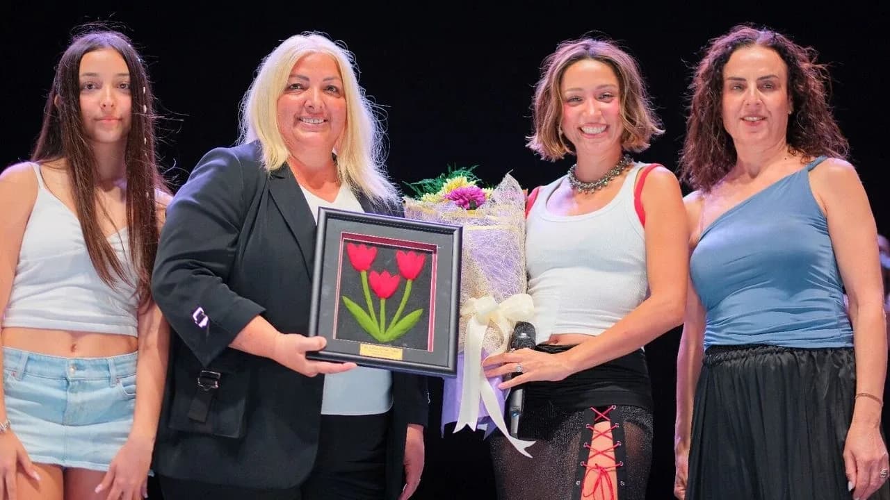 Mehmetçik Üzüm Festivali’ne Zeynep Bastık damgası
