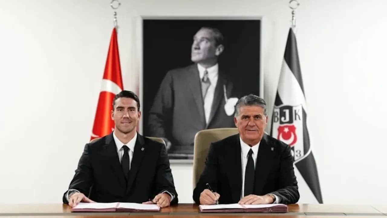 Beşiktaş Dusan Vlahovic transferini resmen açıkladı: 3 yıllık imza