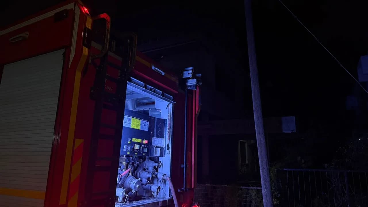 Girne'de gece yarısı yangın: Evin mutfağı kullanılamaz hale geldi