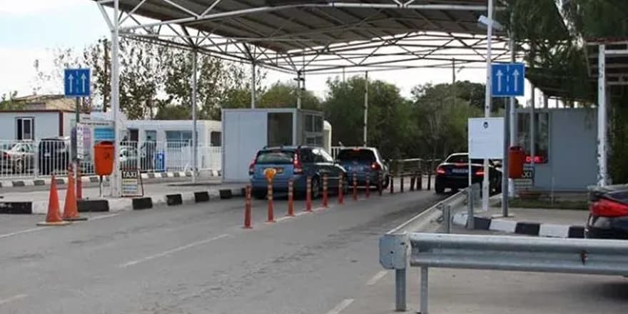 Aracında gümrüğe beyan edilmemiş gıda ürünleri bulunan şahsa para cezası!