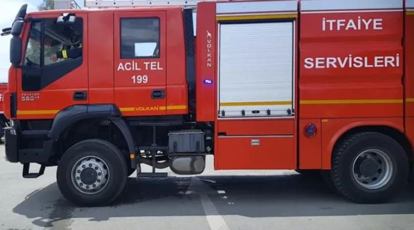 Kahve üretimi yapılan işletmede yangın: Elektrik kabloları yandı