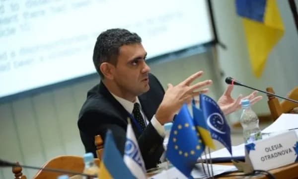 Prof. Costas Paraskeva: “Kıbrıslı Türkler azınlık değil, ortak devletin iktidar ortağı”