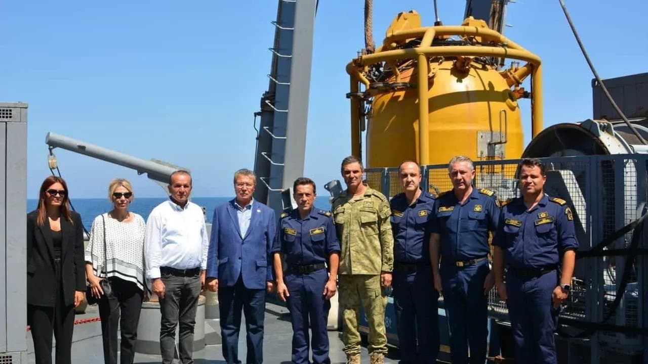 Başbakan Ünal Üstel TCG Alemdar’daki arama-kurtarma çalışmalarını inceledi