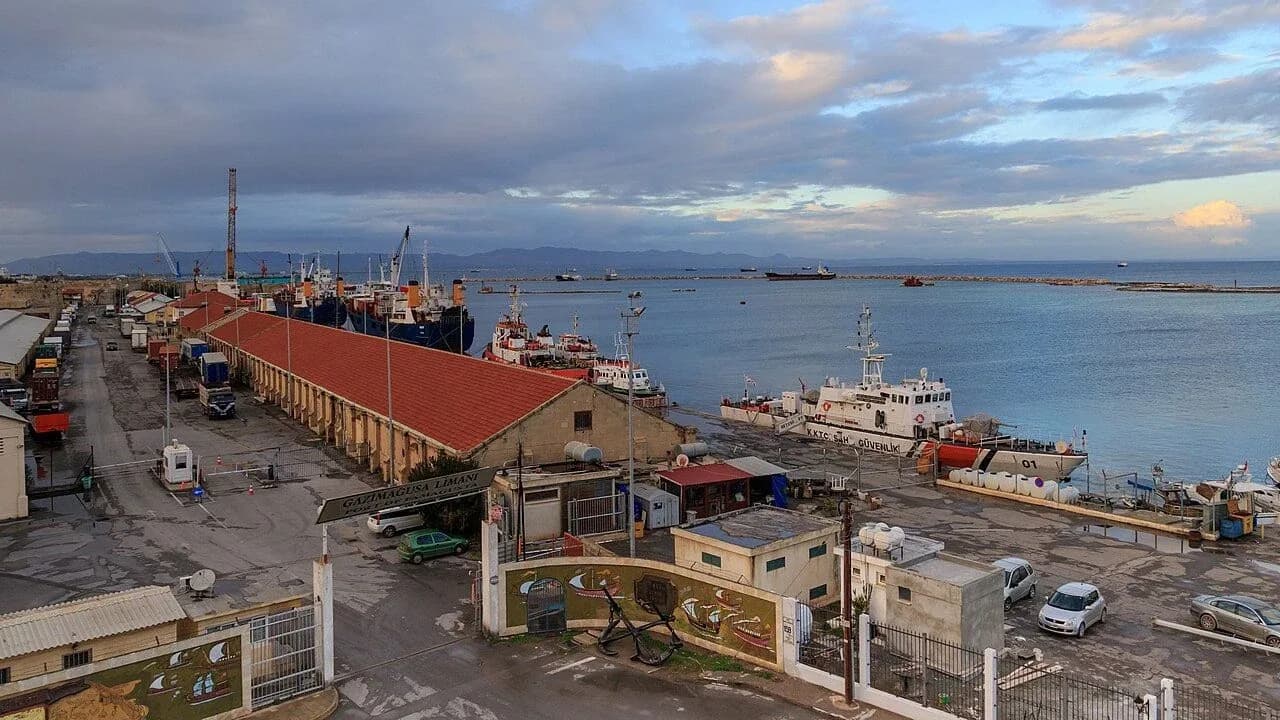 Türk bayraklı gemilere geçici hat izni: Şirket kaydı şartı kaldırıldı